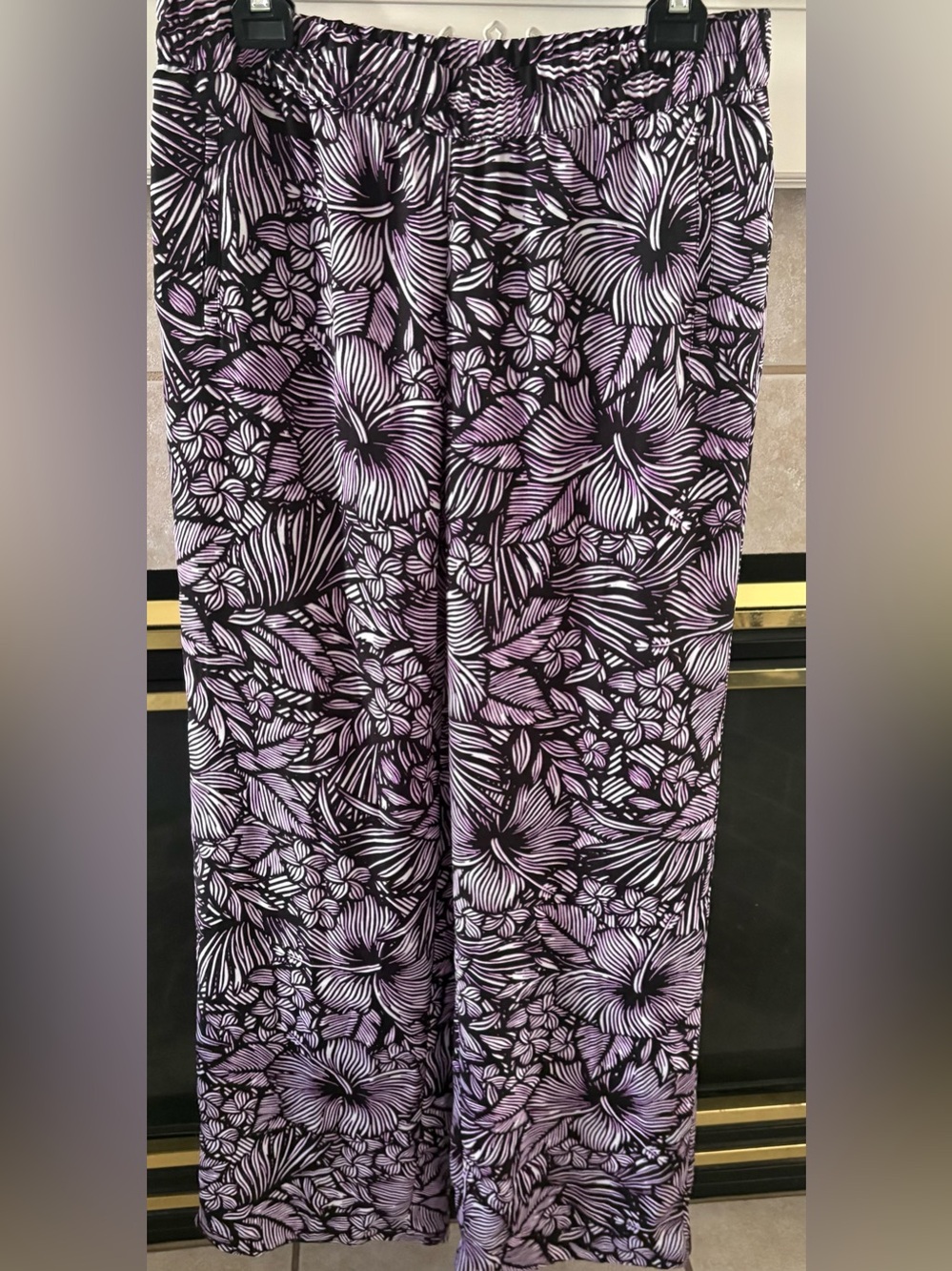 Worthington Purple/White/Black Floral Pattern pants